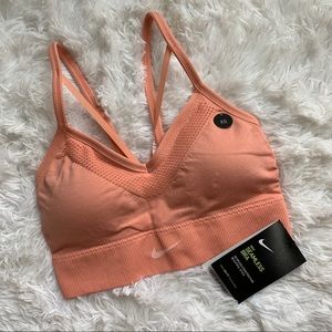 NWT Nike Seamless Sports Bra - Strappy design